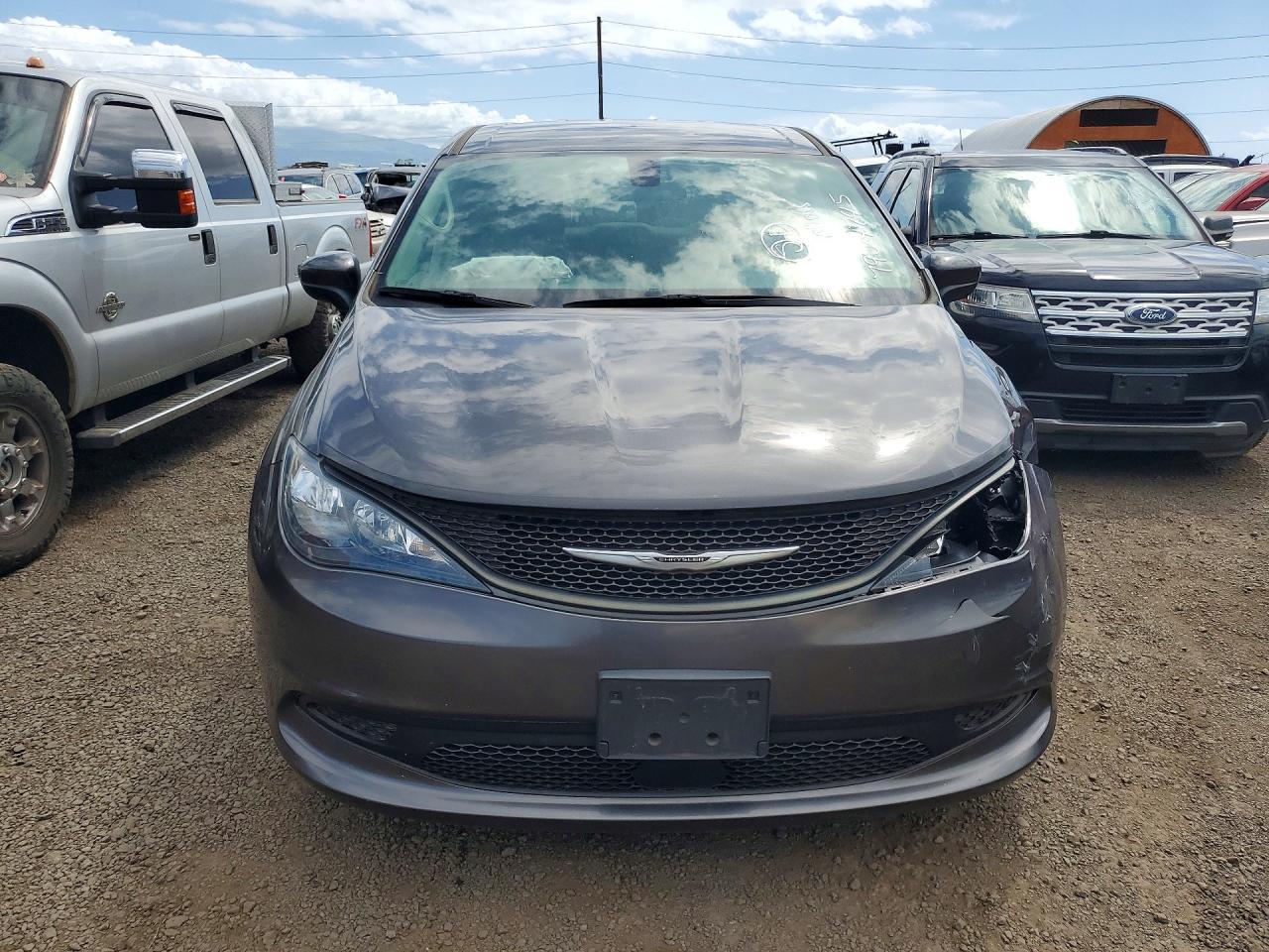 2022 CHRYSLER Voyager