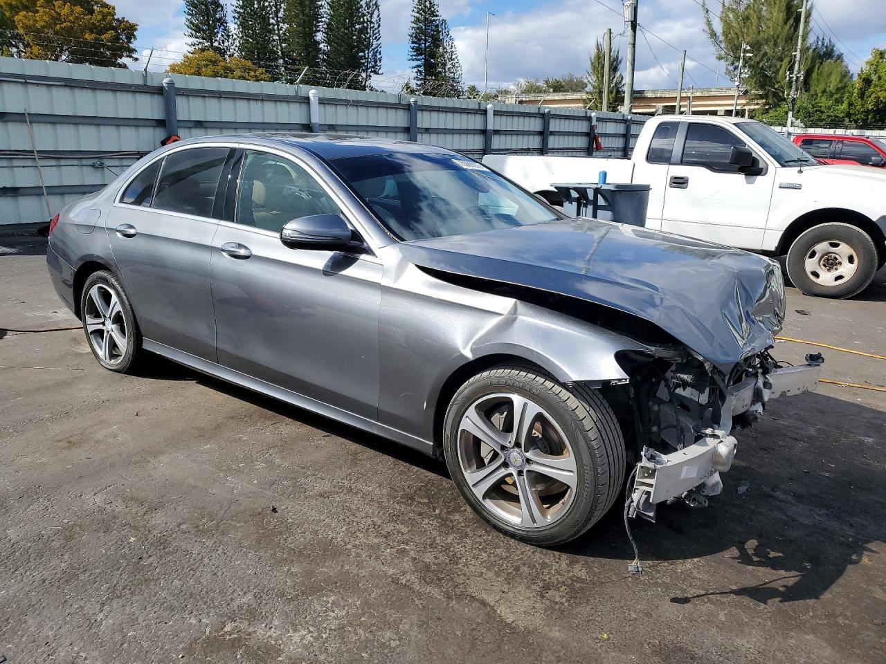 2017 MERCEDES-BENZ E-Class
