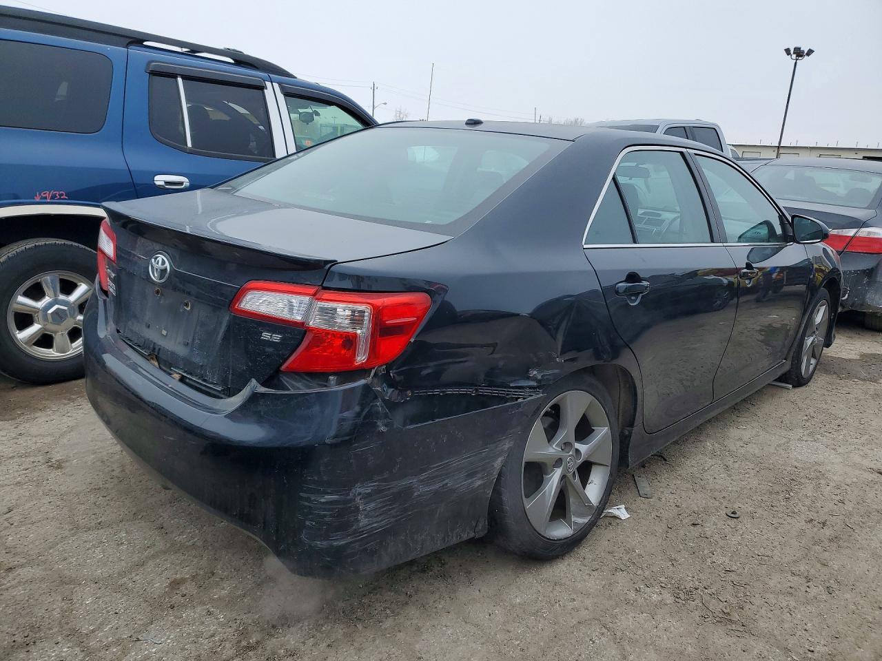 2013 TOYOTA CAMRY