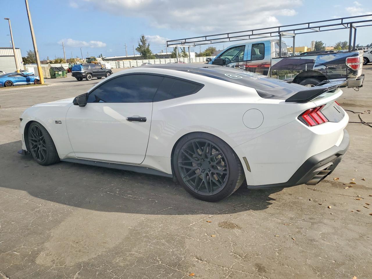 2025 FORD MUSTANG