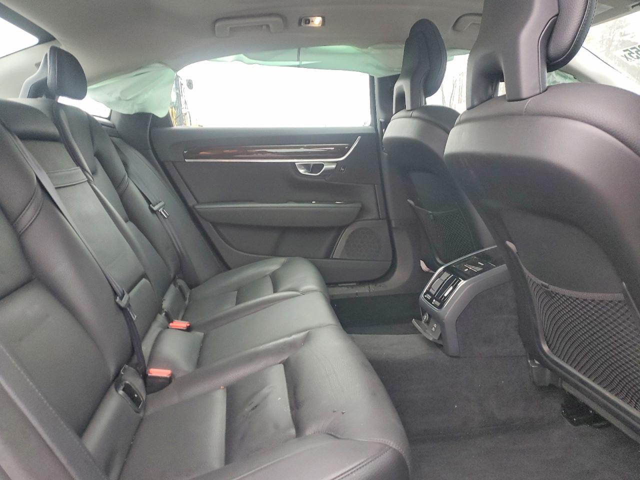 2018 VOLVO S90