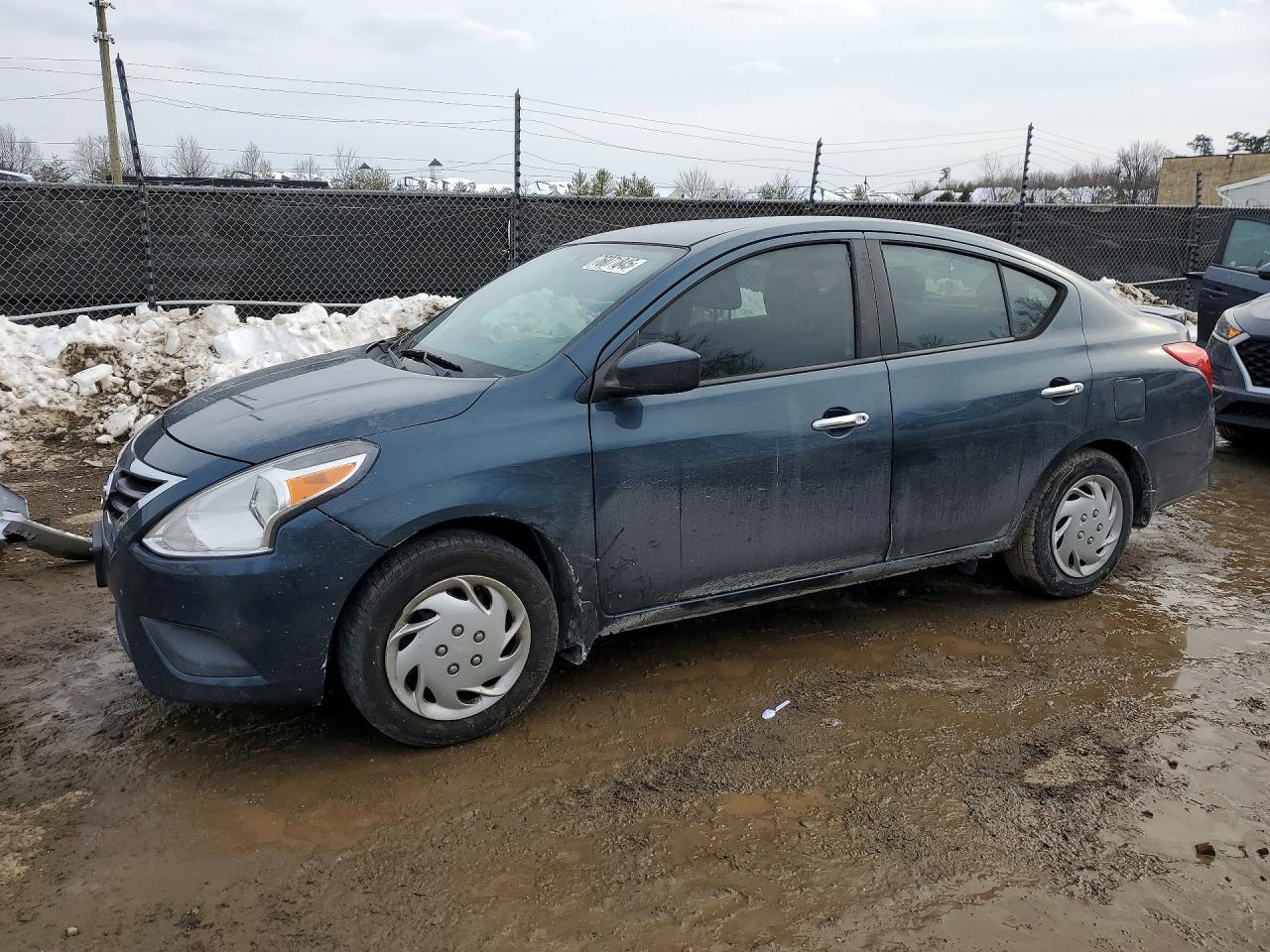 2015 NISSAN VERSA