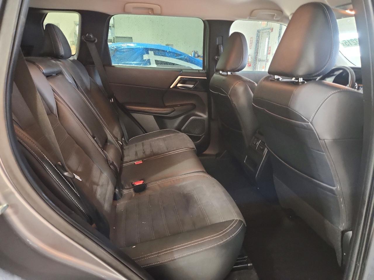 2022 MITSUBISHI outlander