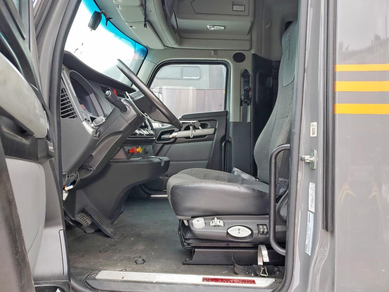 2023 KENWORTH T680