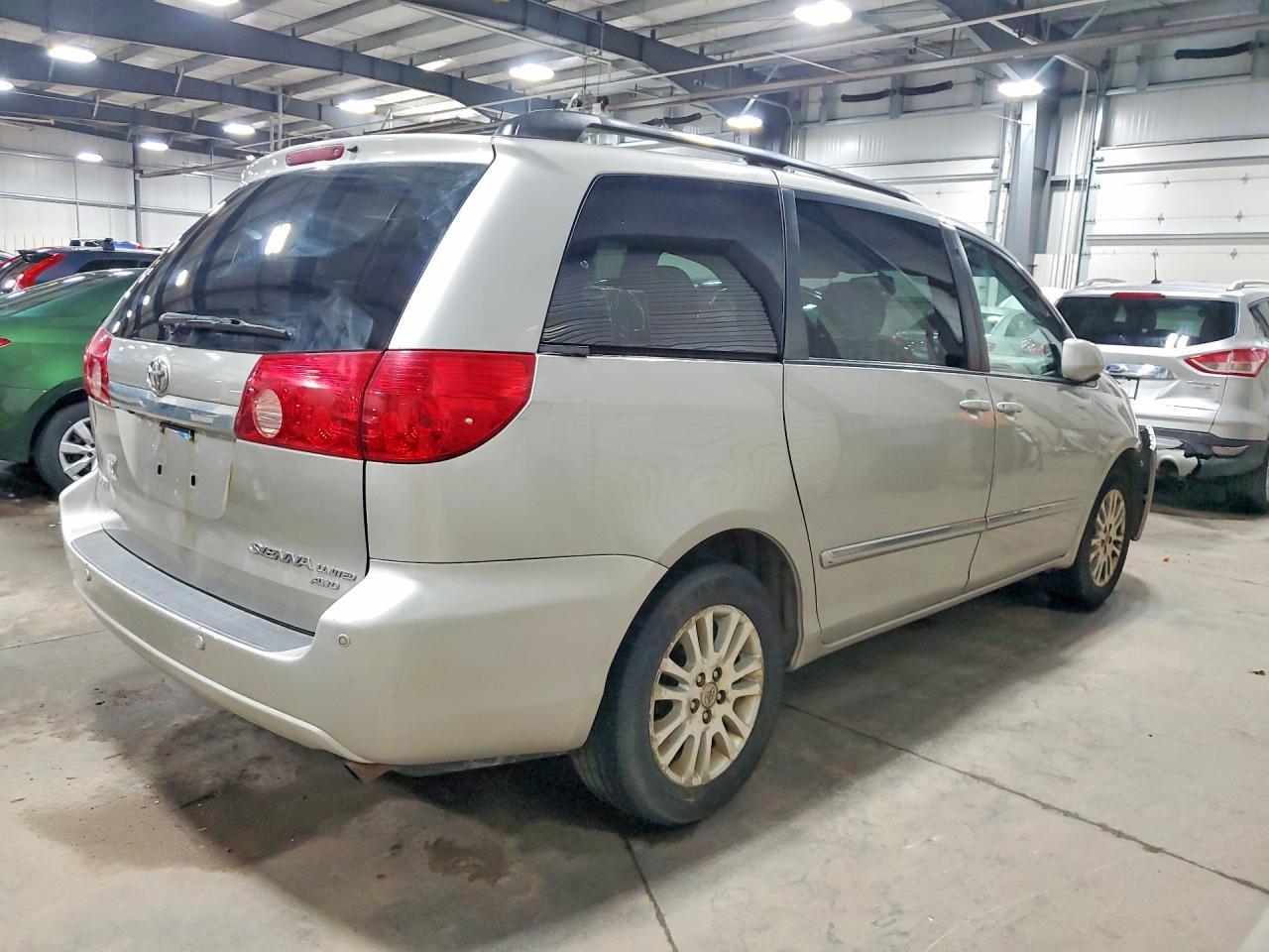 2008 TOYOTA SIENNA