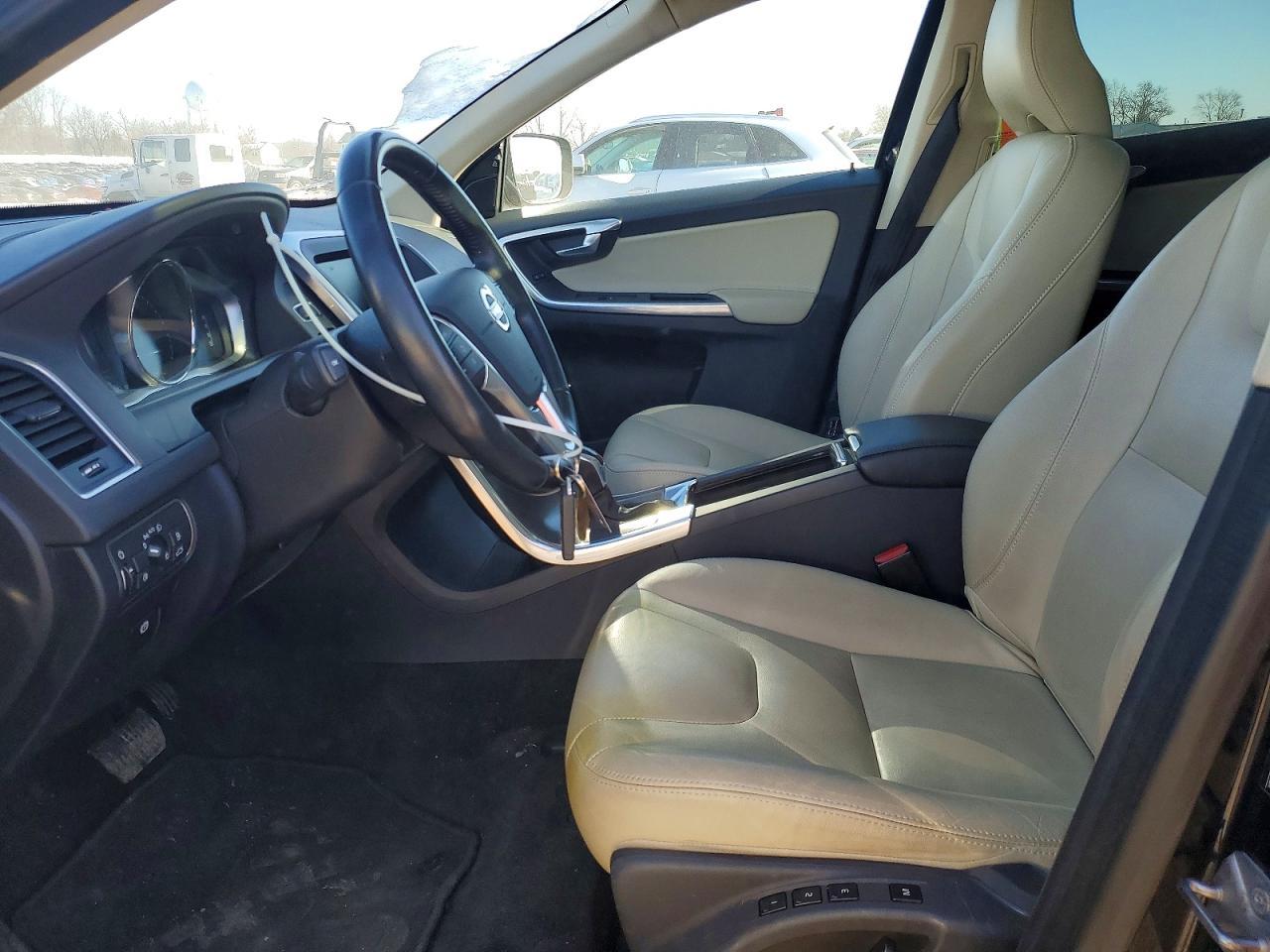2016 VOLVO XC60