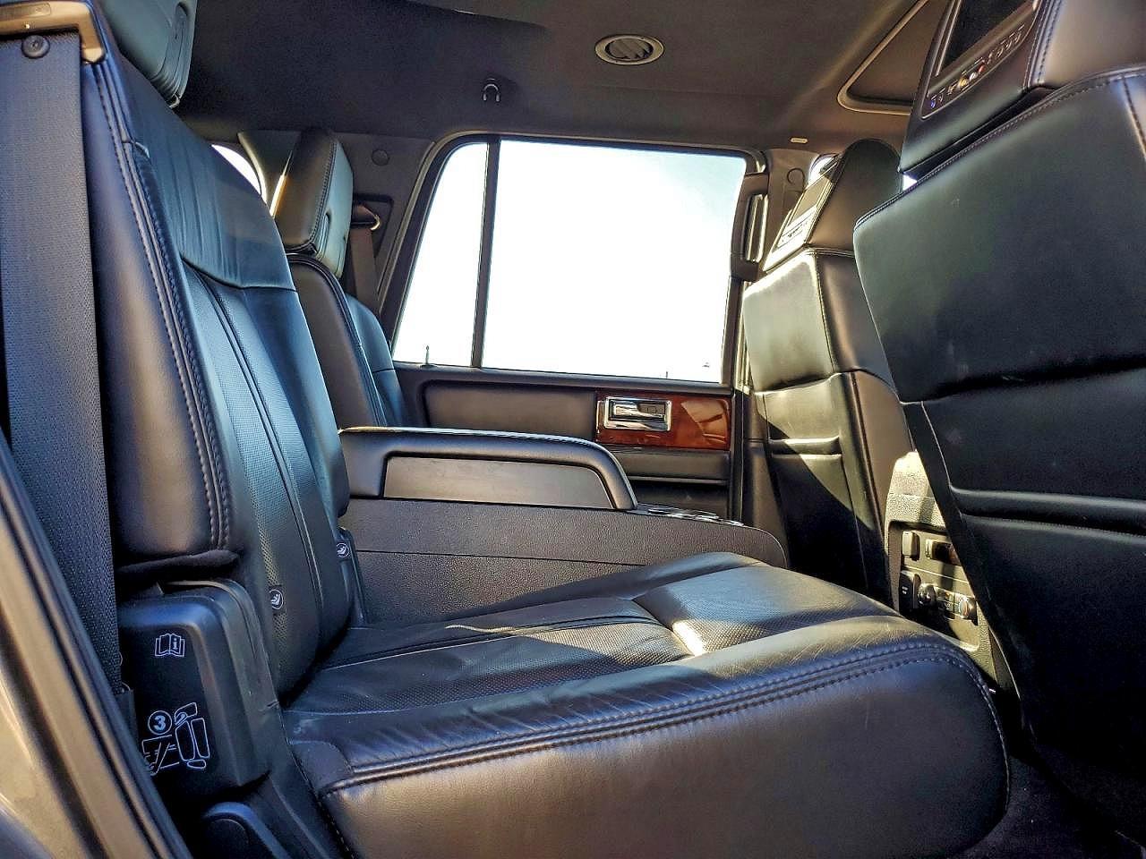 2015 LINCOLN Navigator