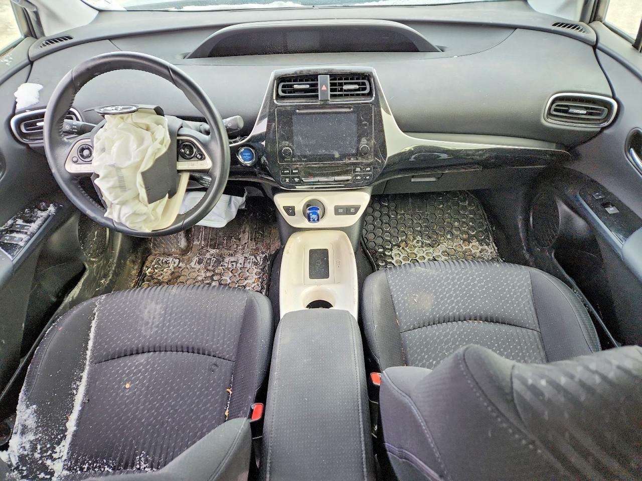 2016 TOYOTA PRIUS