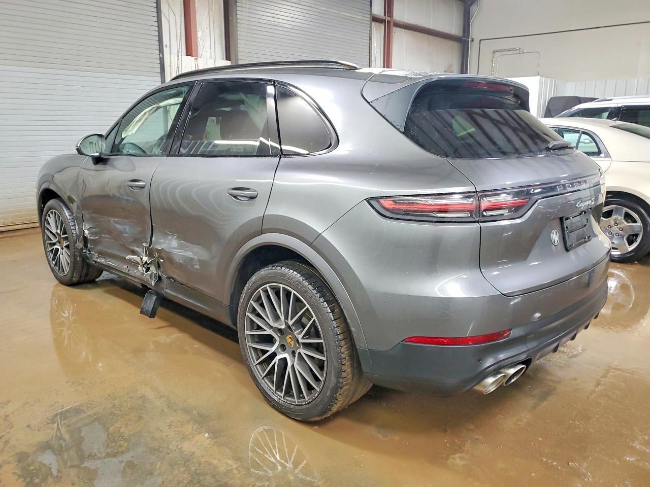2020 PORSCHE CAYENNE