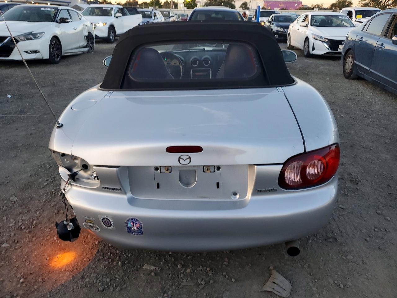 2003 MAZDA MX-5 Miata