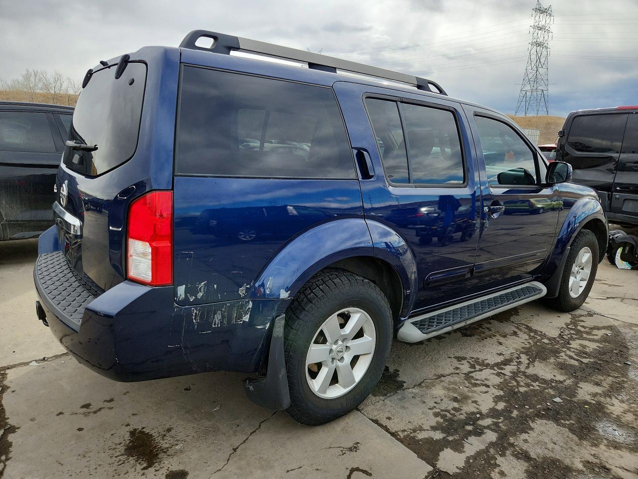 2011 NISSAN PATHFINDER