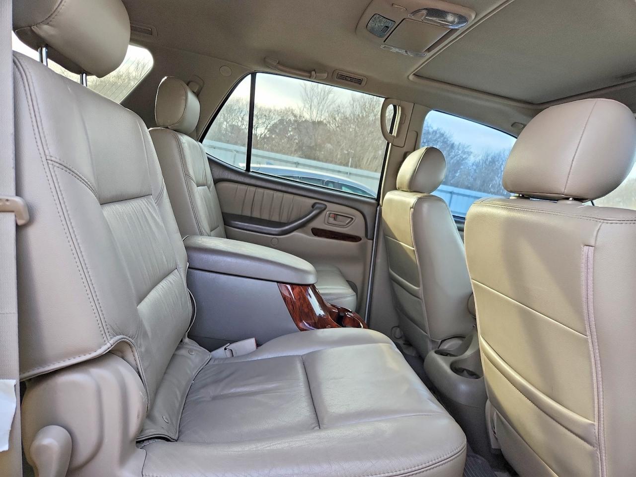 2006 TOYOTA Sequoia