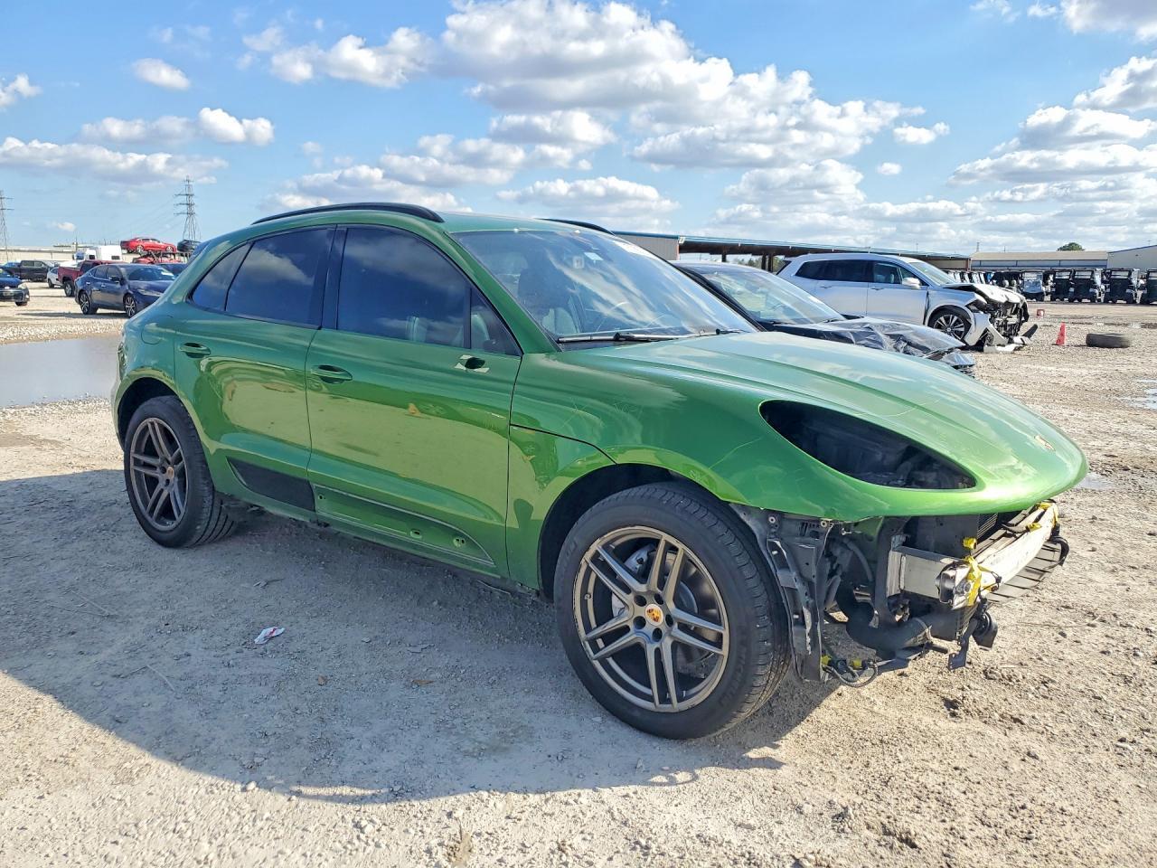2019 PORSCHE Macan