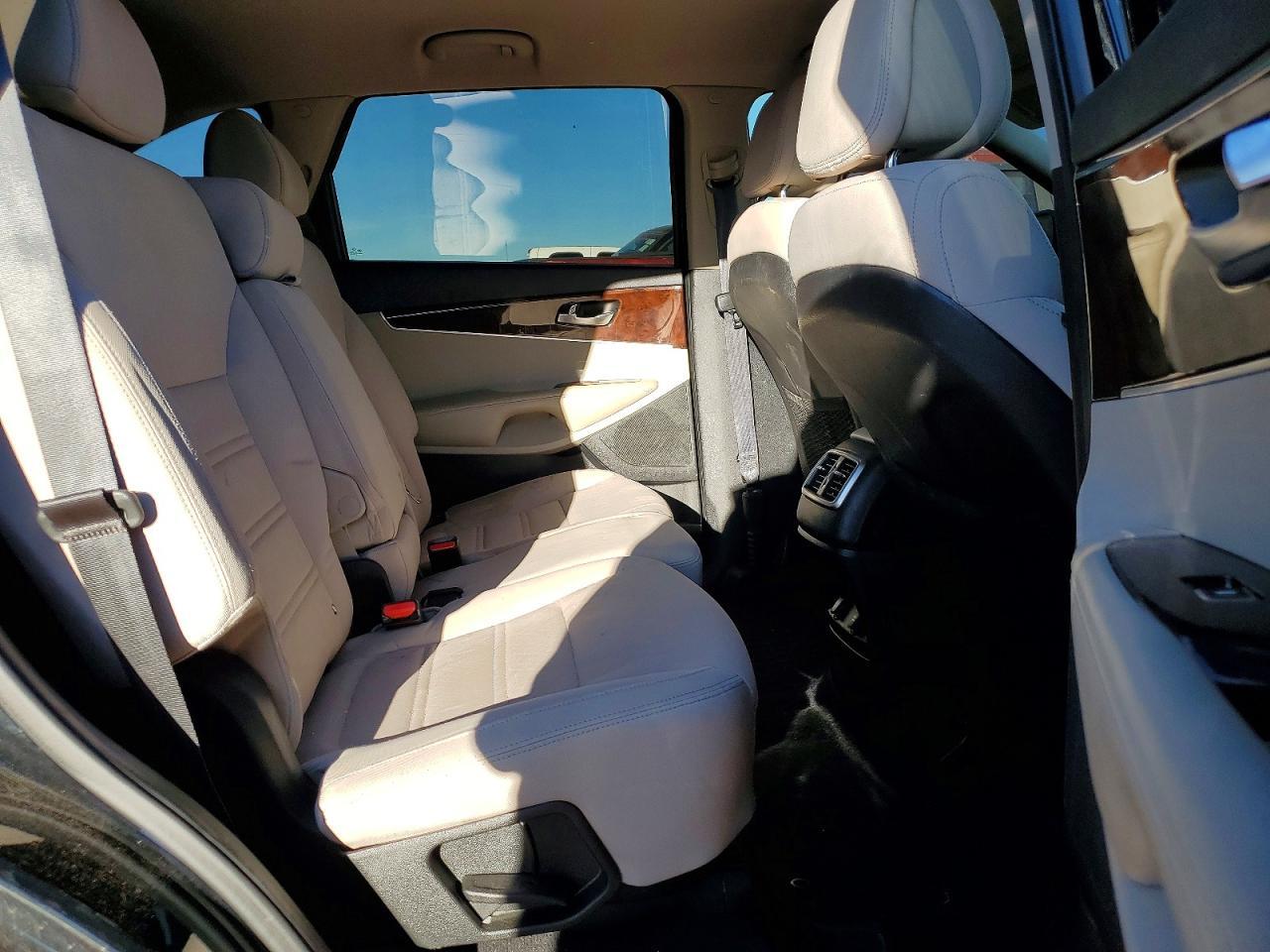 2016 KIA SORENTO