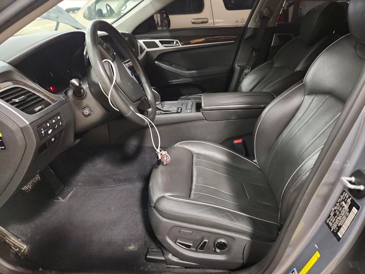 2016 HYUNDAI GENESIS