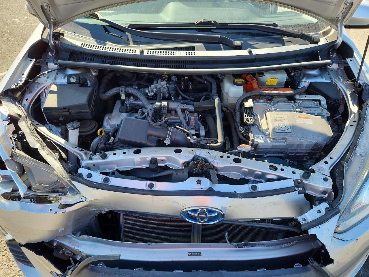 2016 TOYOTA Prius c