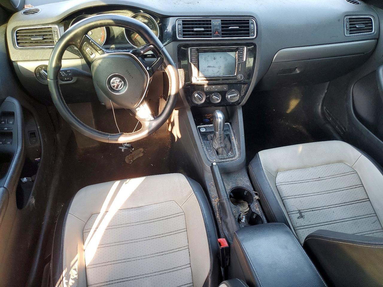 2016 VOLKSWAGEN JETTA
