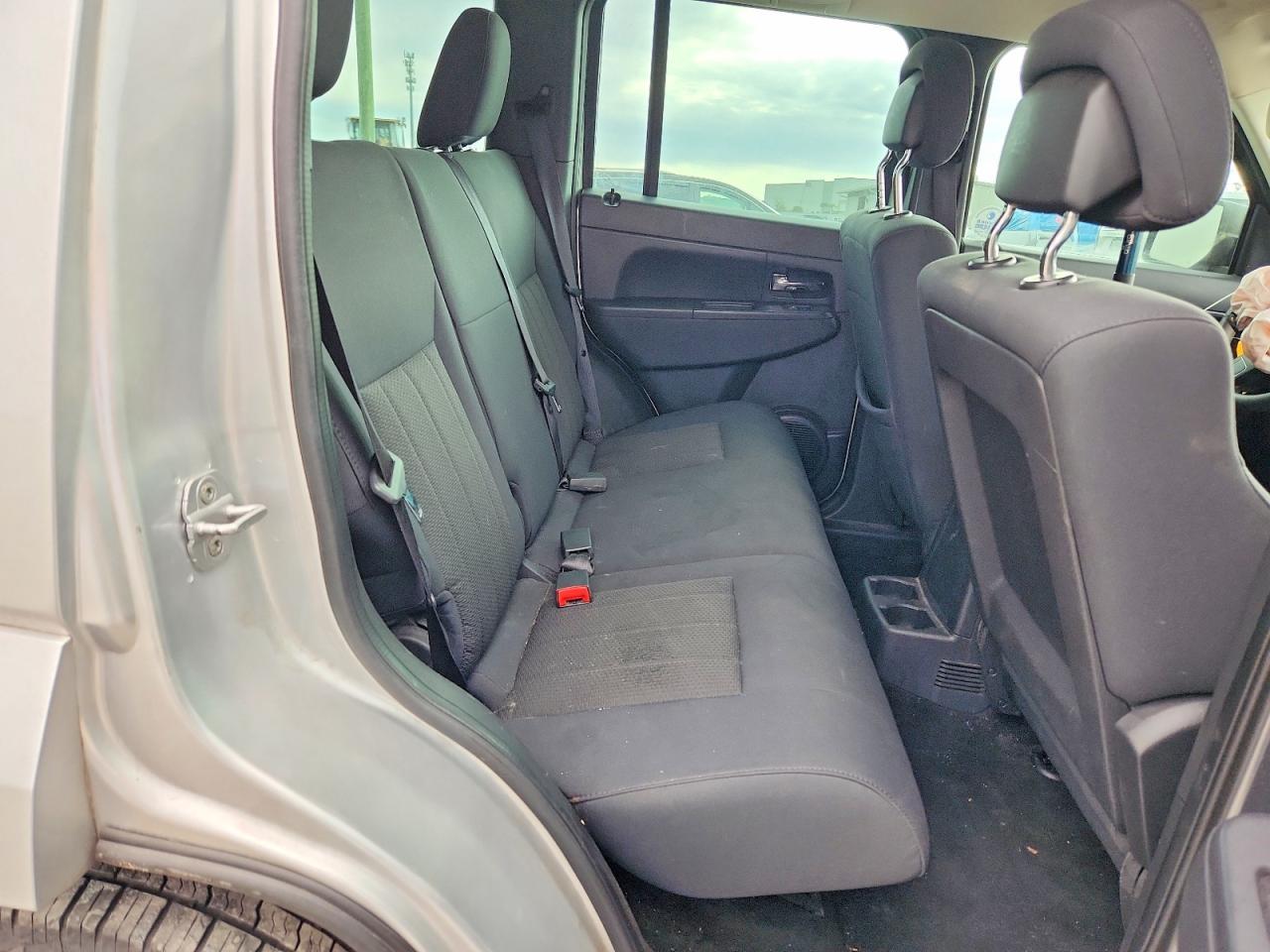 2012 JEEP Liberty
