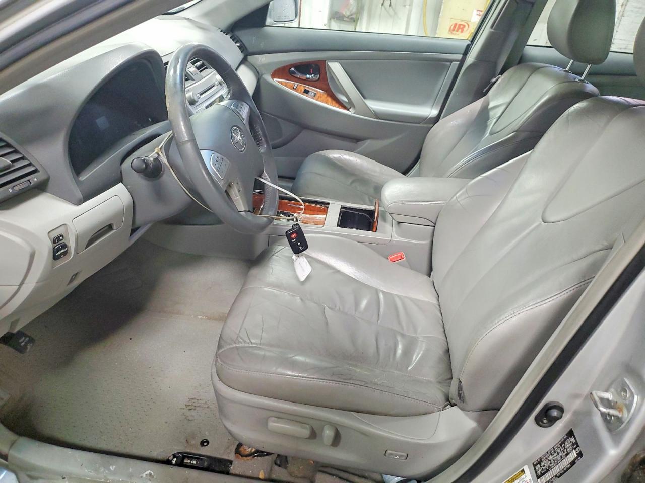 2011 TOYOTA CAMRY