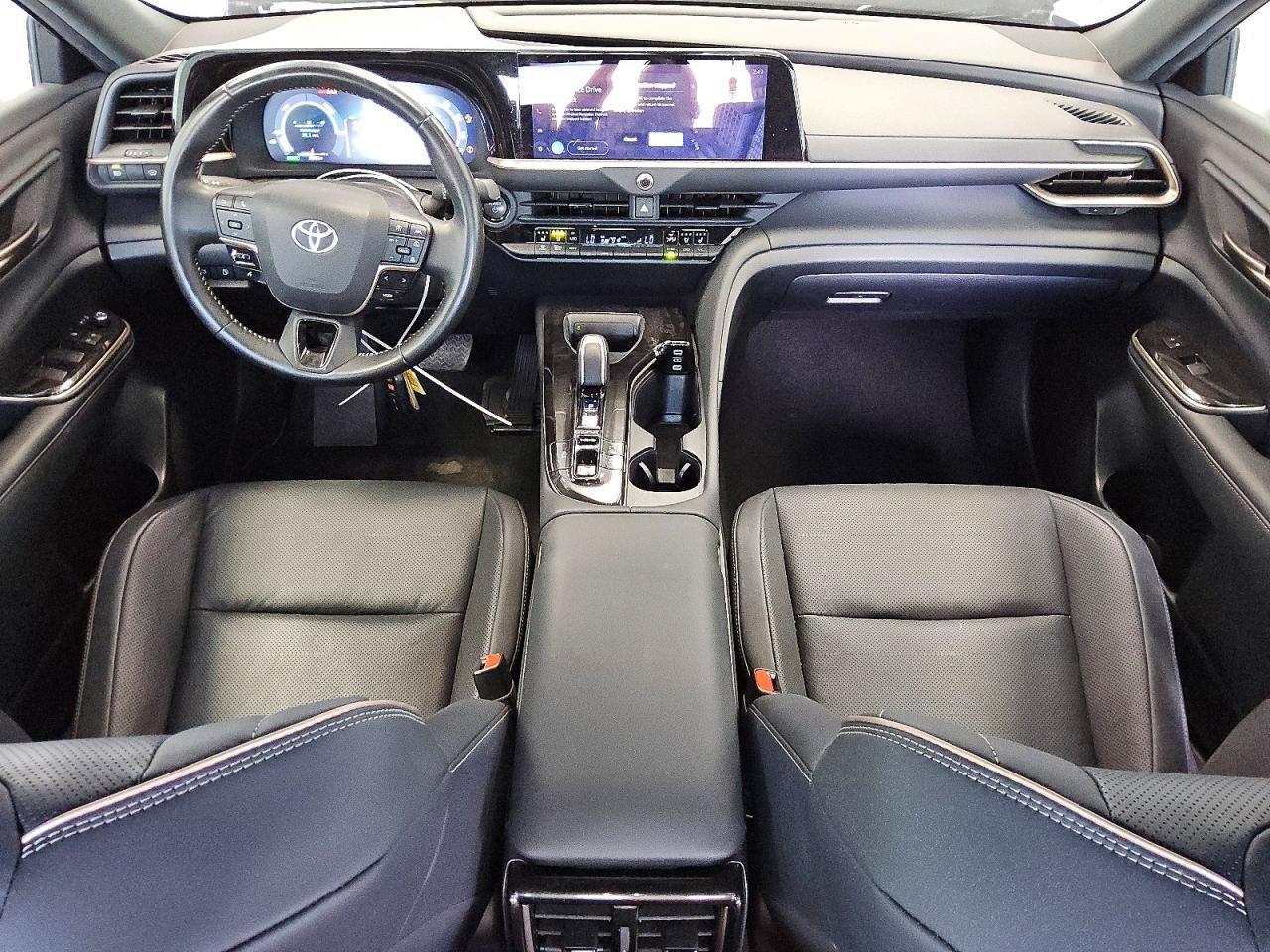 2025 TOYOTA Crown