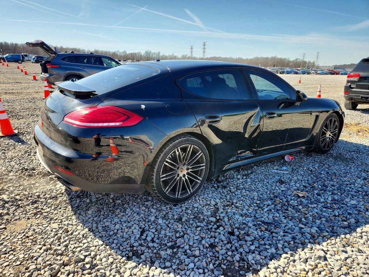 2016 PORSCHE Panamera