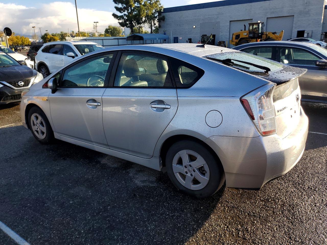 2011 TOYOTA PRIUS