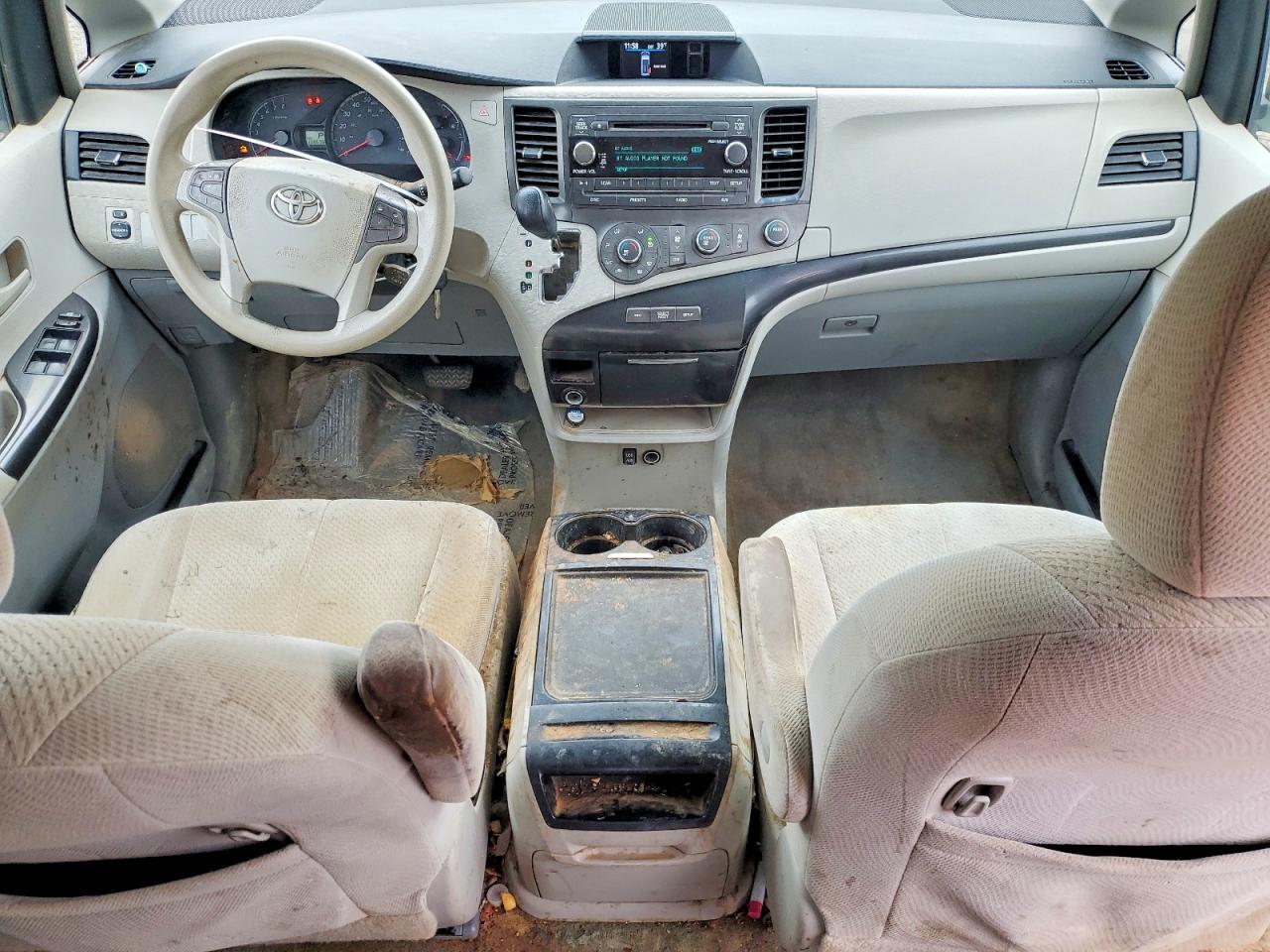 2012 TOYOTA SIENNA