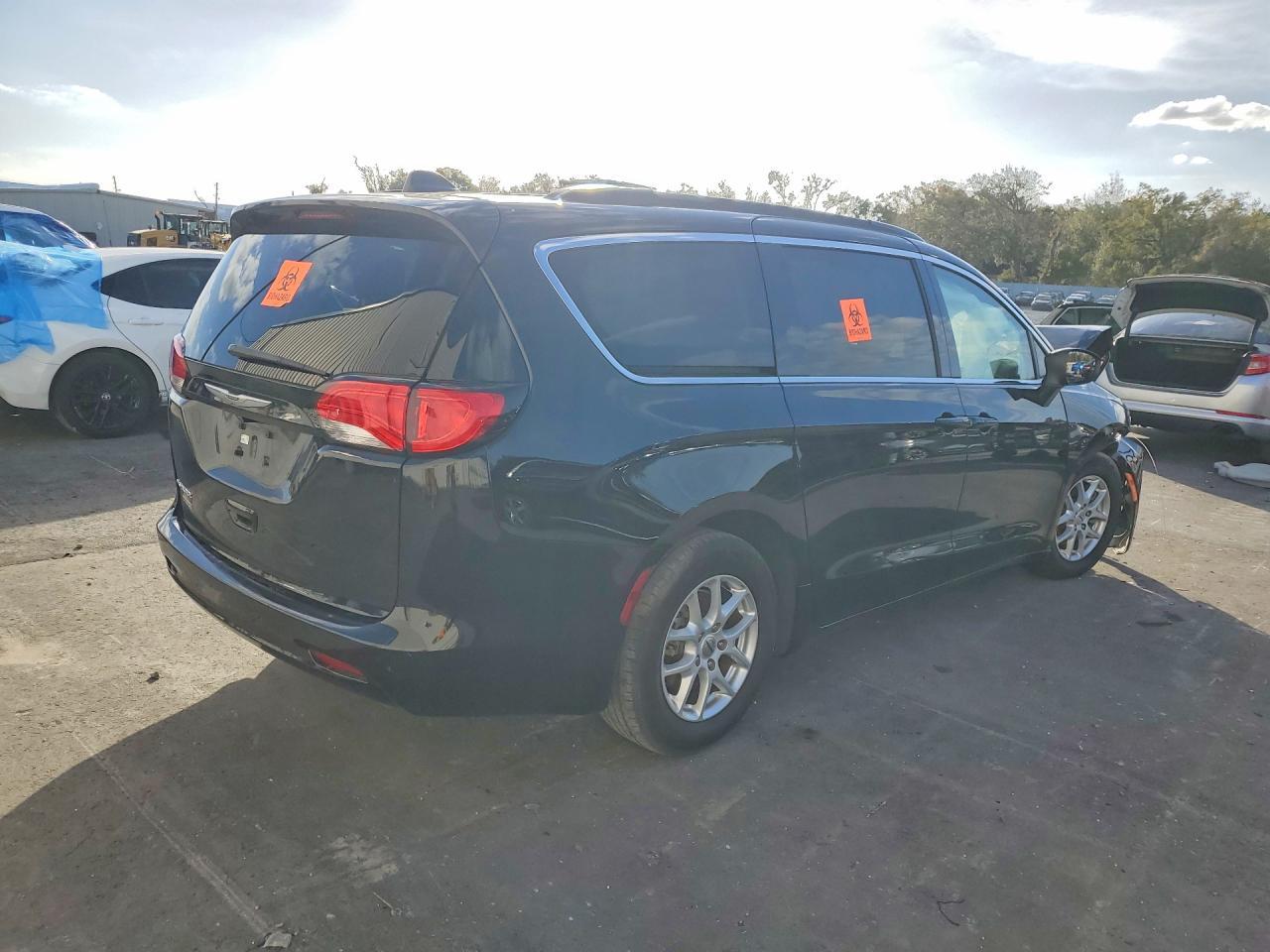 2021 CHRYSLER Voyager