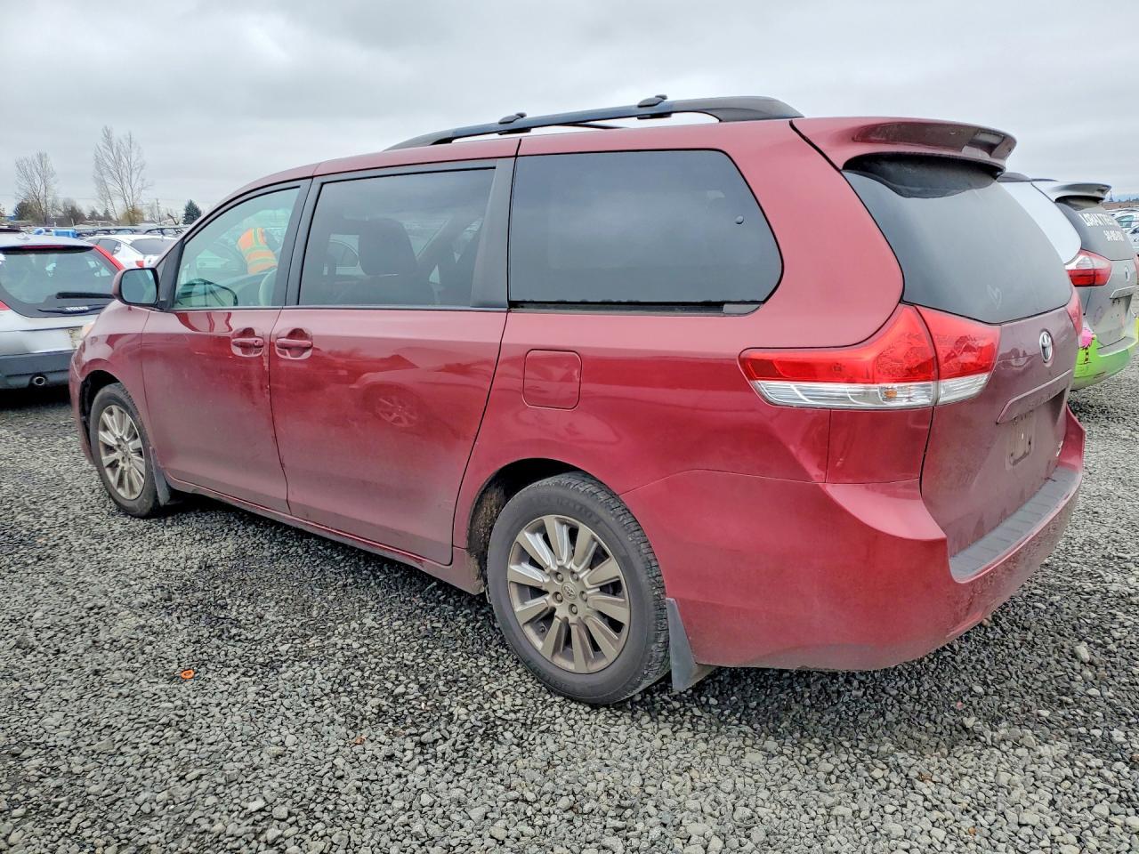2014 TOYOTA SIENNA