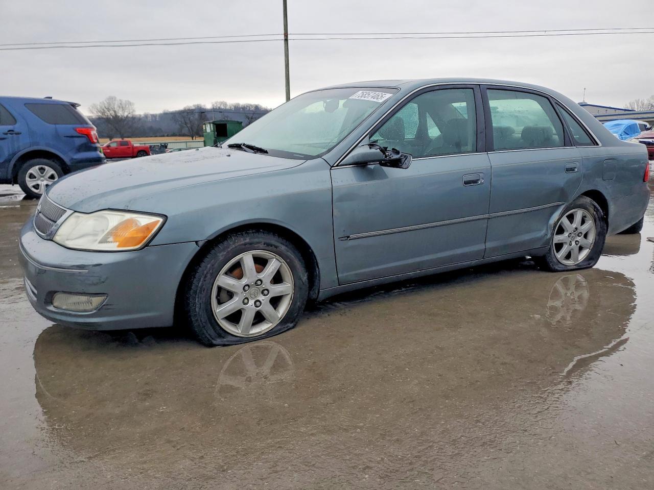 2001 TOYOTA Avalon