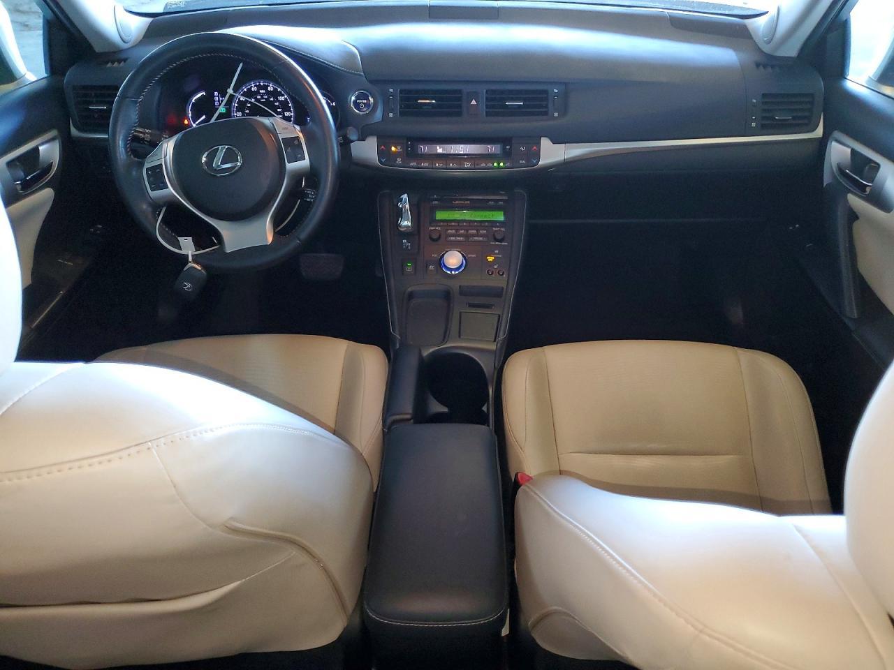 2013 LEXUS CT 200