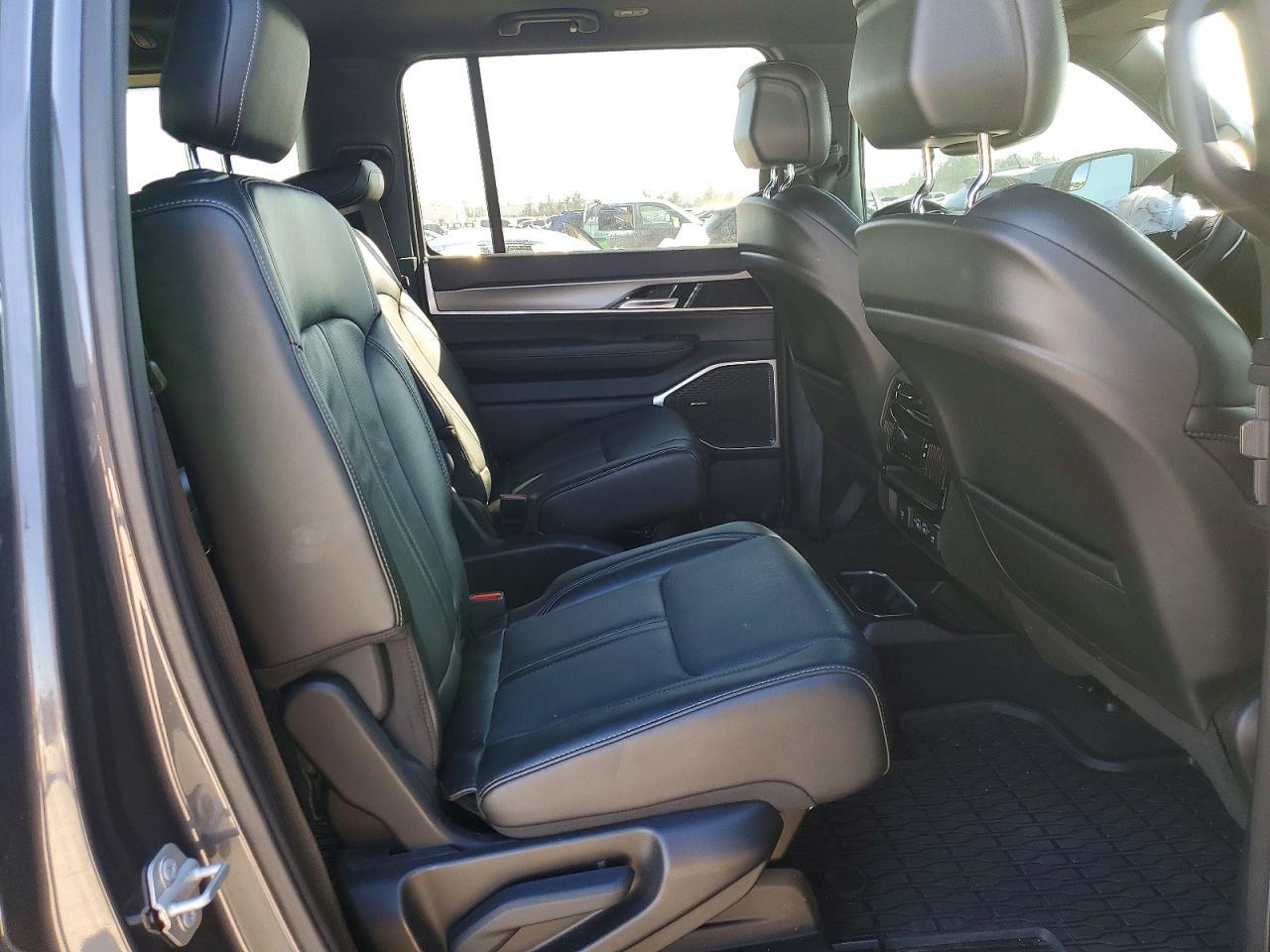 2024 JEEP Wagoneer