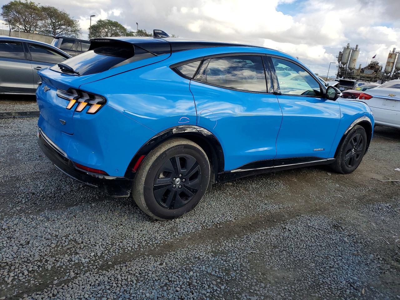 2022 FORD Mustang Mach-E