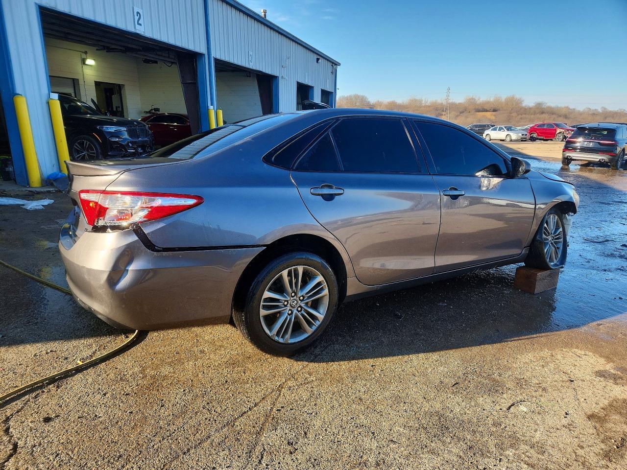 2016 TOYOTA CAMRY