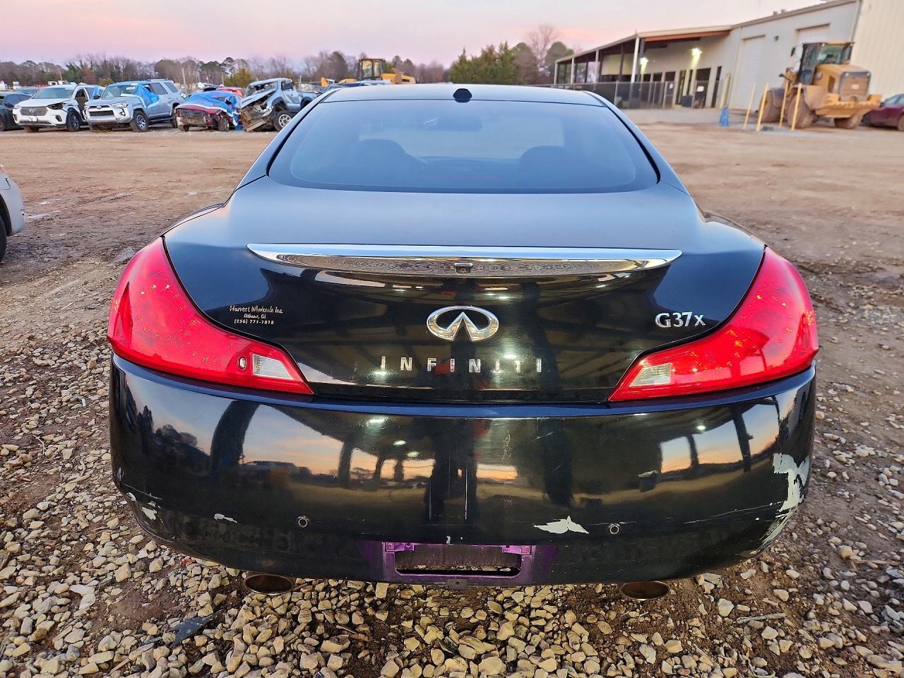 2011 INFINITI G37