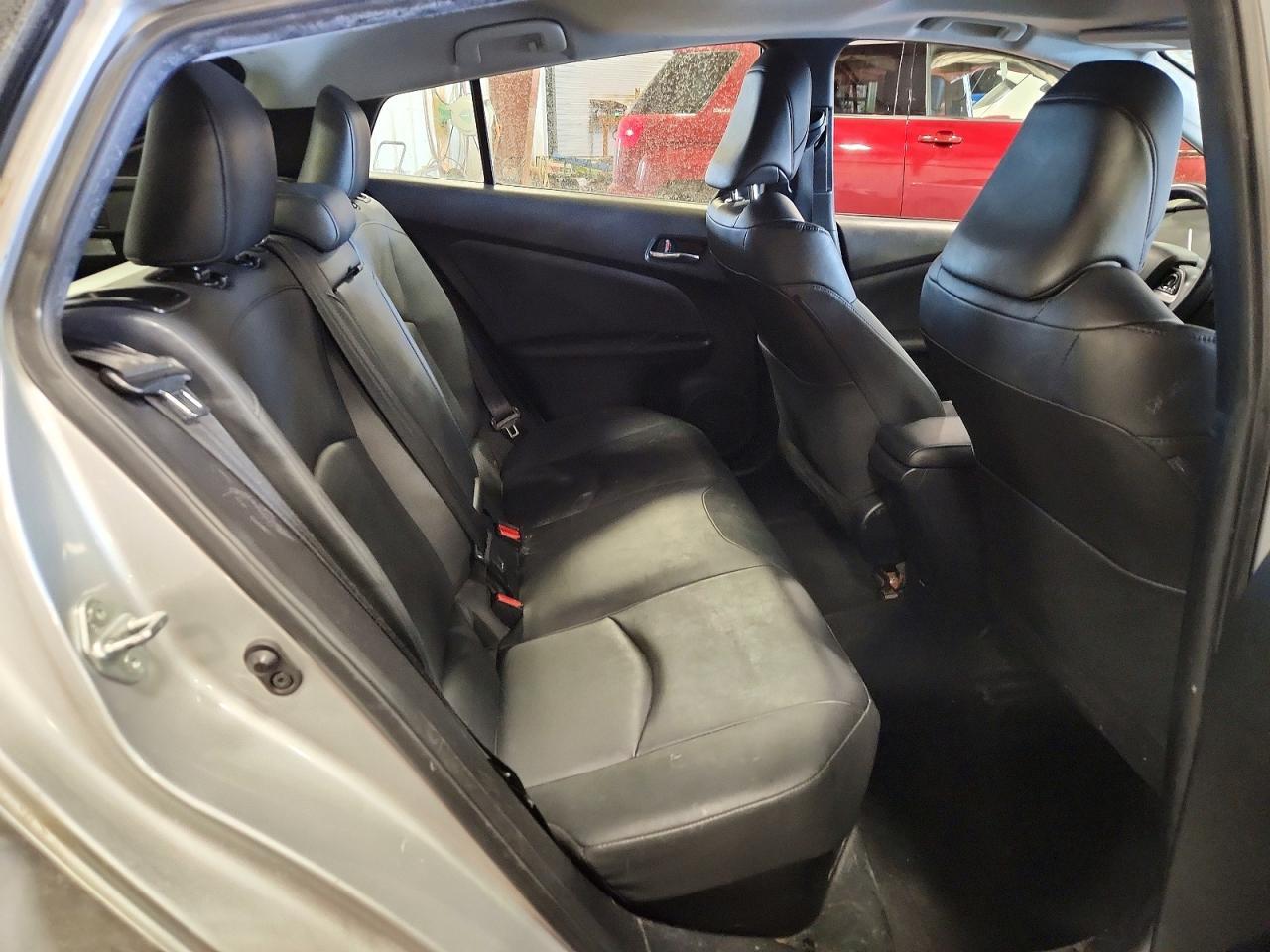 2016 TOYOTA PRIUS