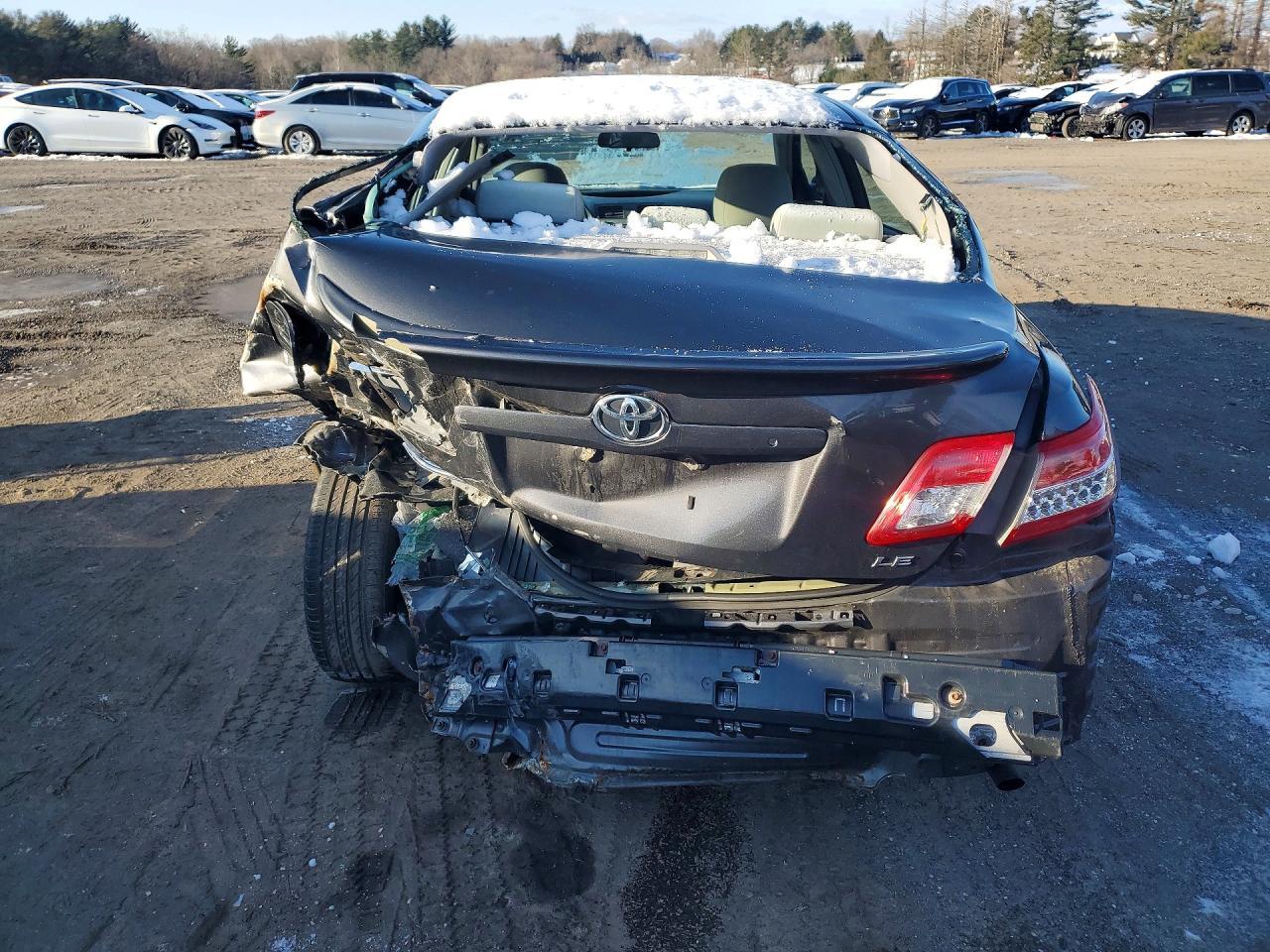 2011 TOYOTA CAMRY