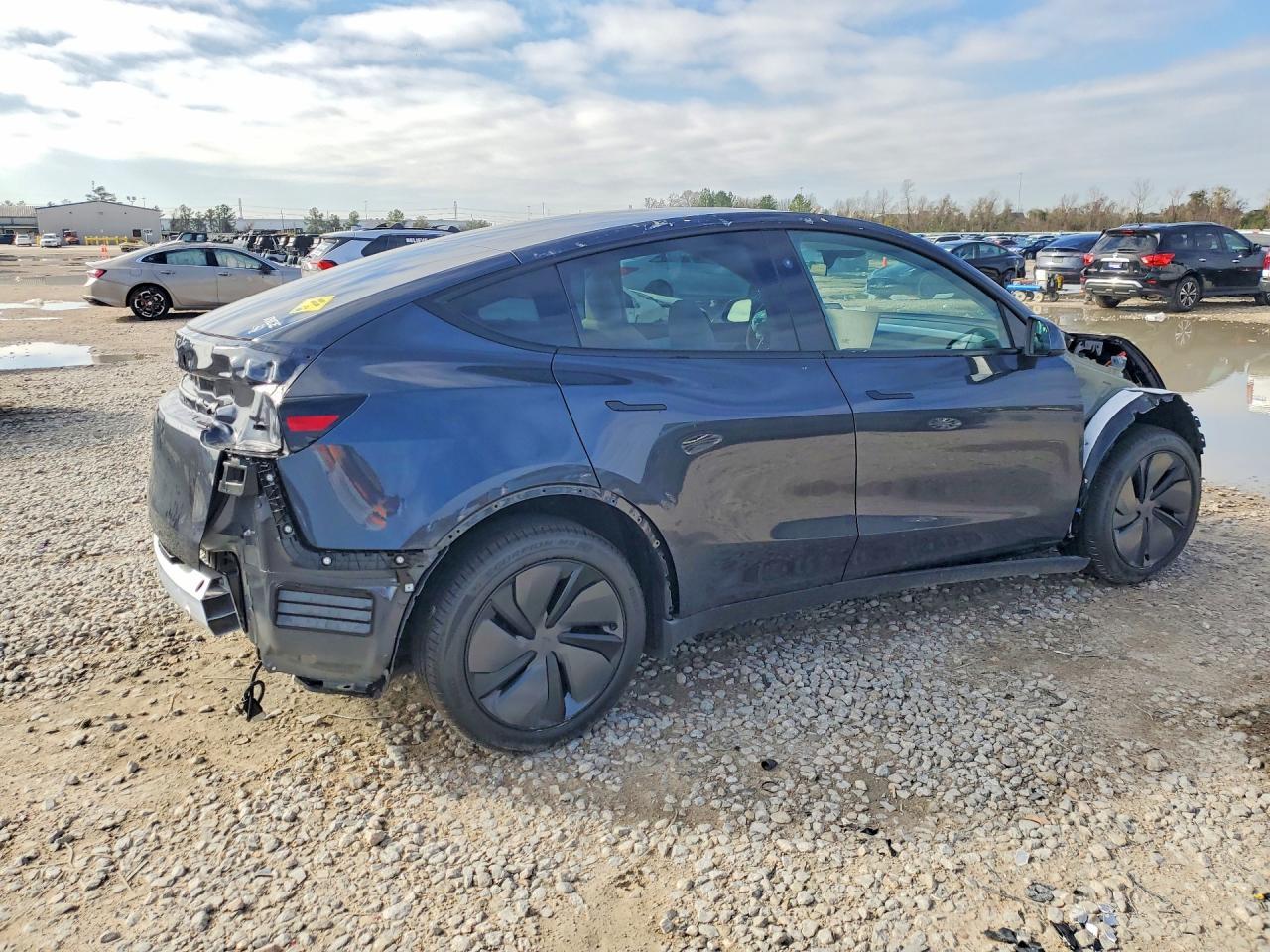 2026 TESLA MODEL Y