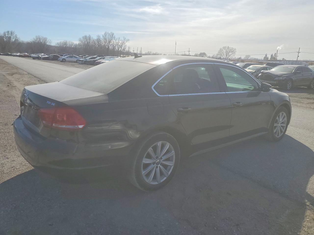 2012 VOLKSWAGEN Passat
