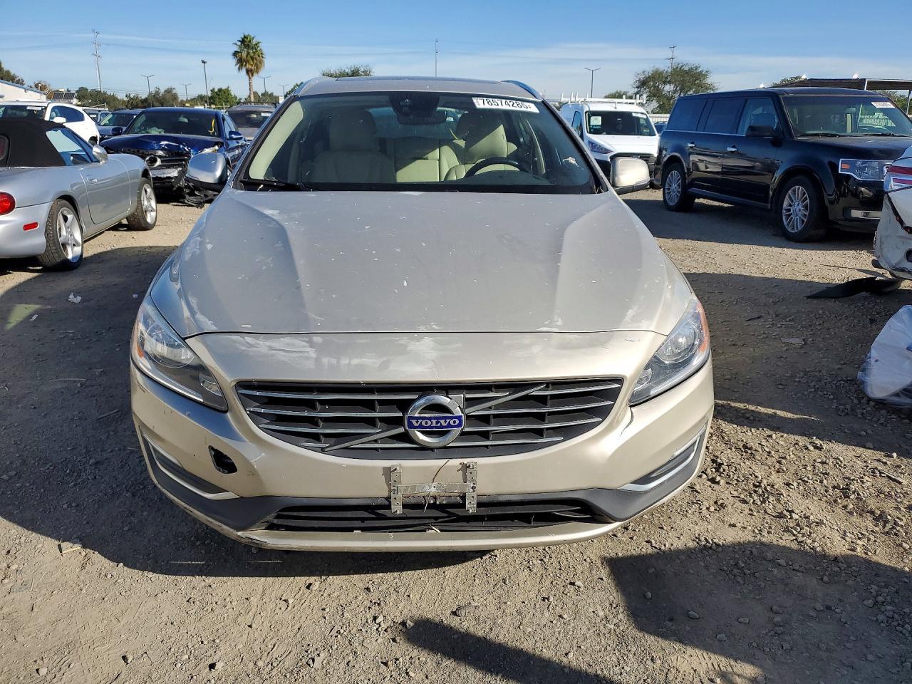 2017 VOLVO V60
