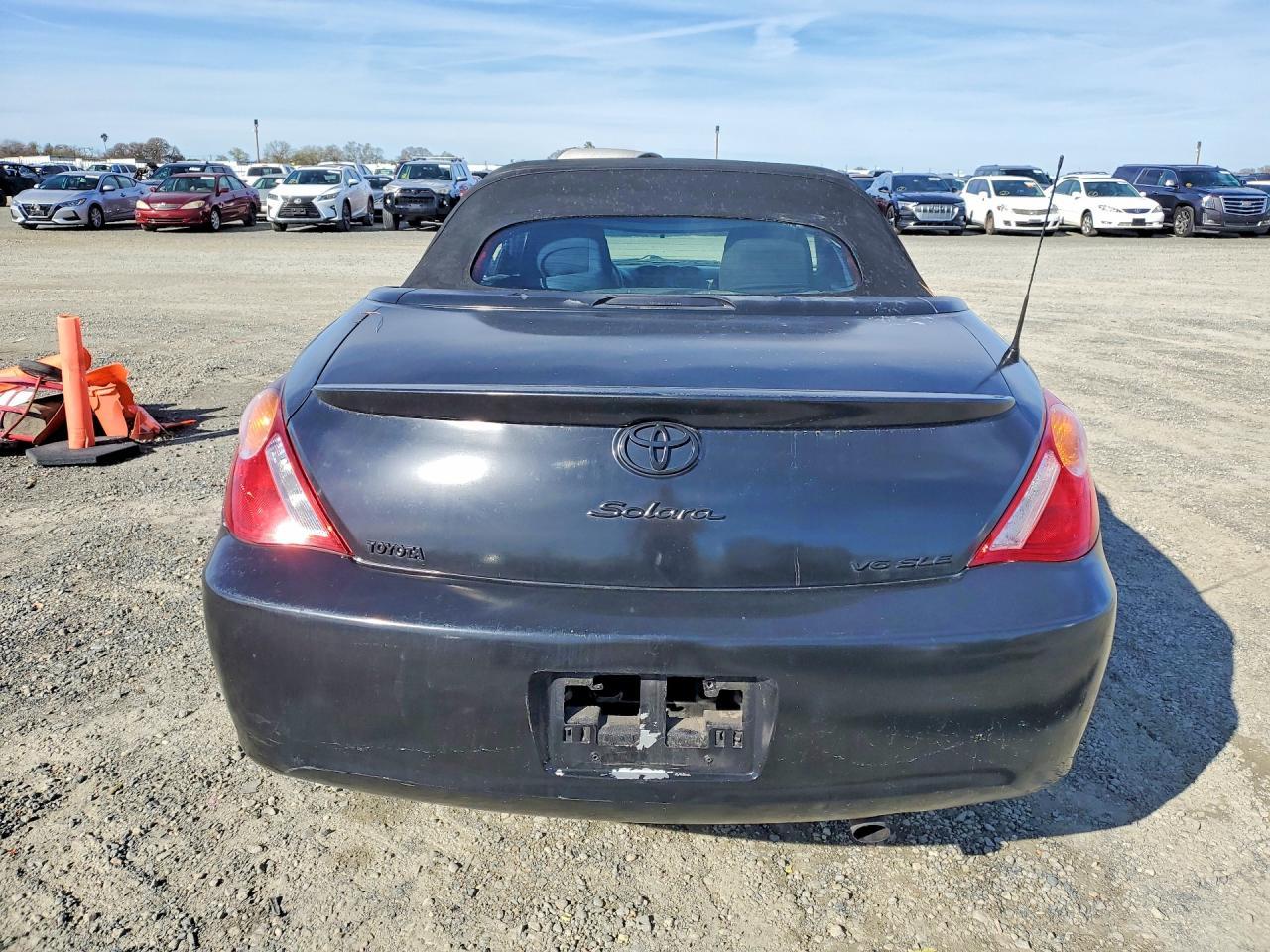 2004 TOYOTA CAMRY