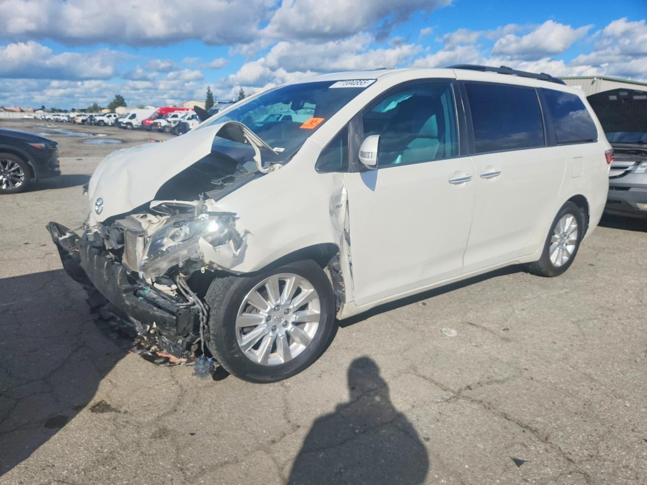 2016 TOYOTA SIENNA