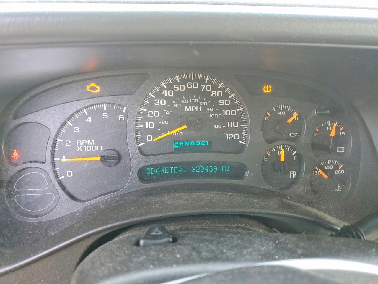 2004 CHEVROLET Tahoe