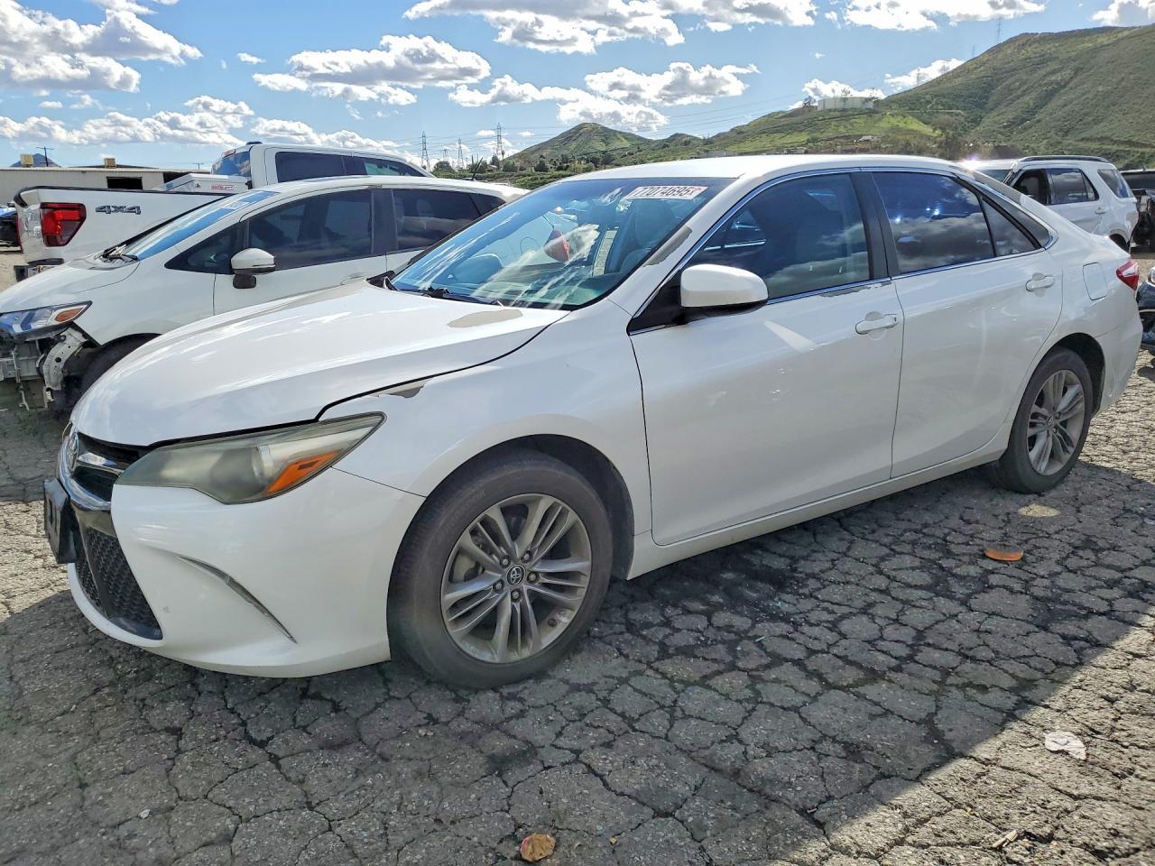 2015 TOYOTA CAMRY