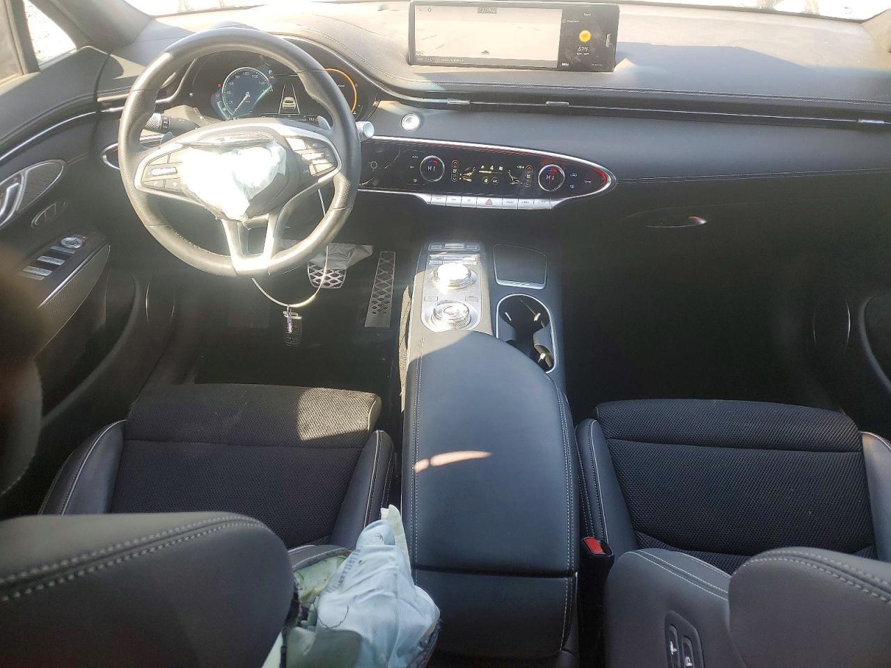 2023 GENESIS GV70