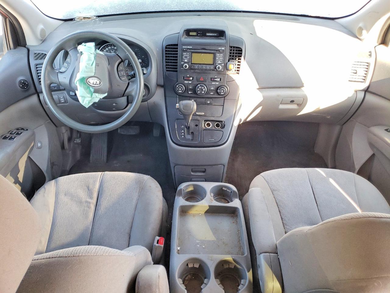 2011 KIA SEDONA