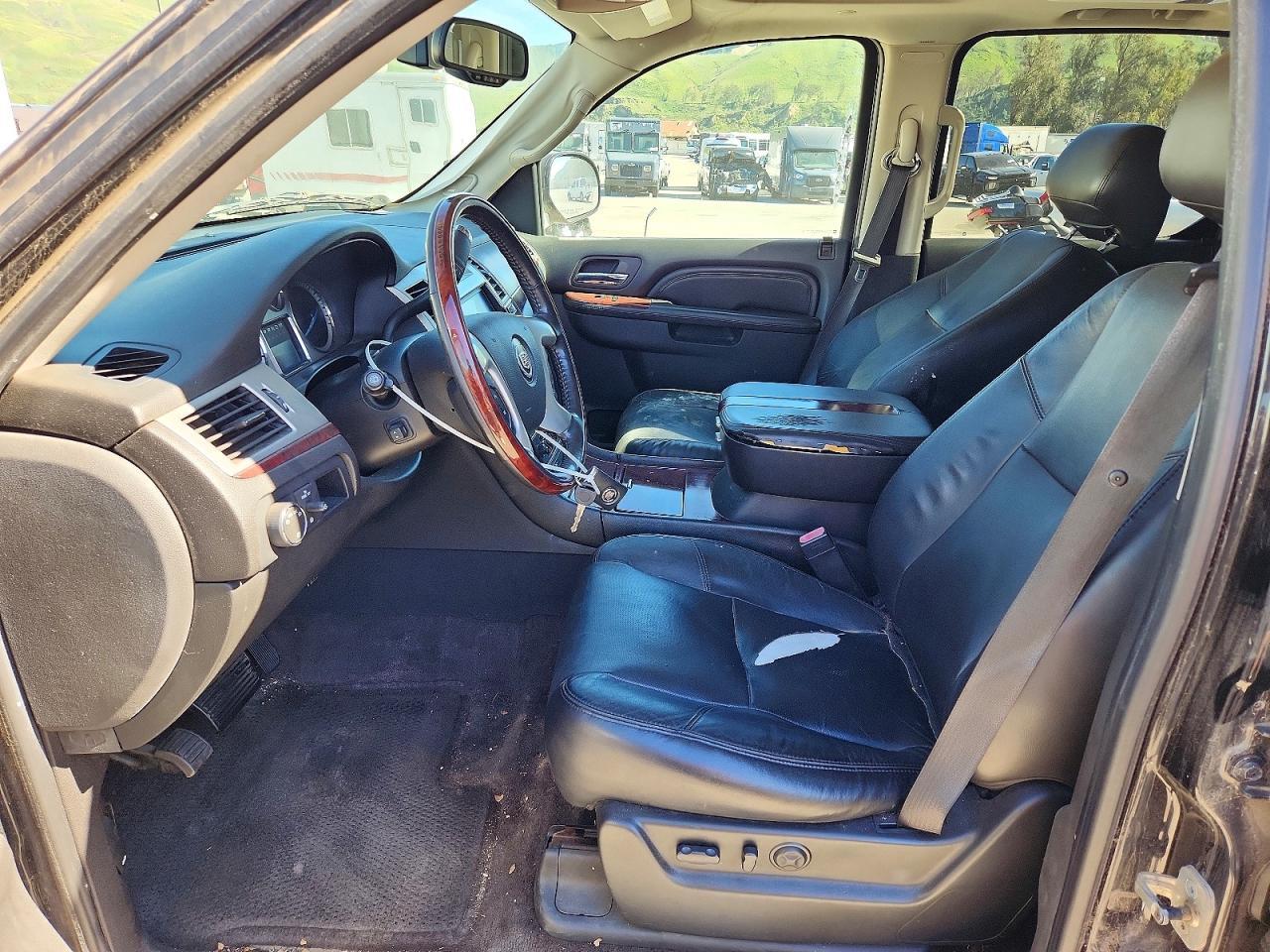 2010 CADILLAC Escalade ESV