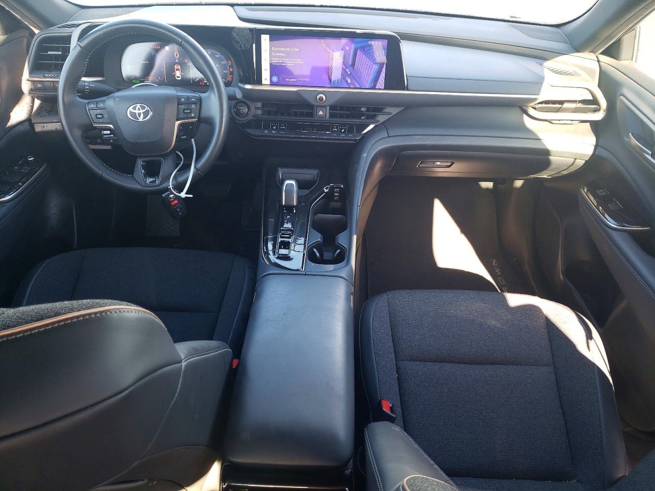 2024 TOYOTA Crown