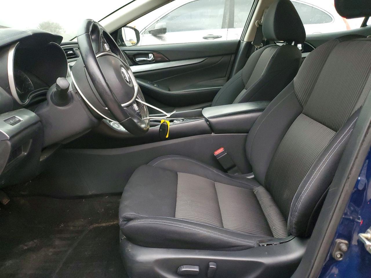 2017 NISSAN Maxima