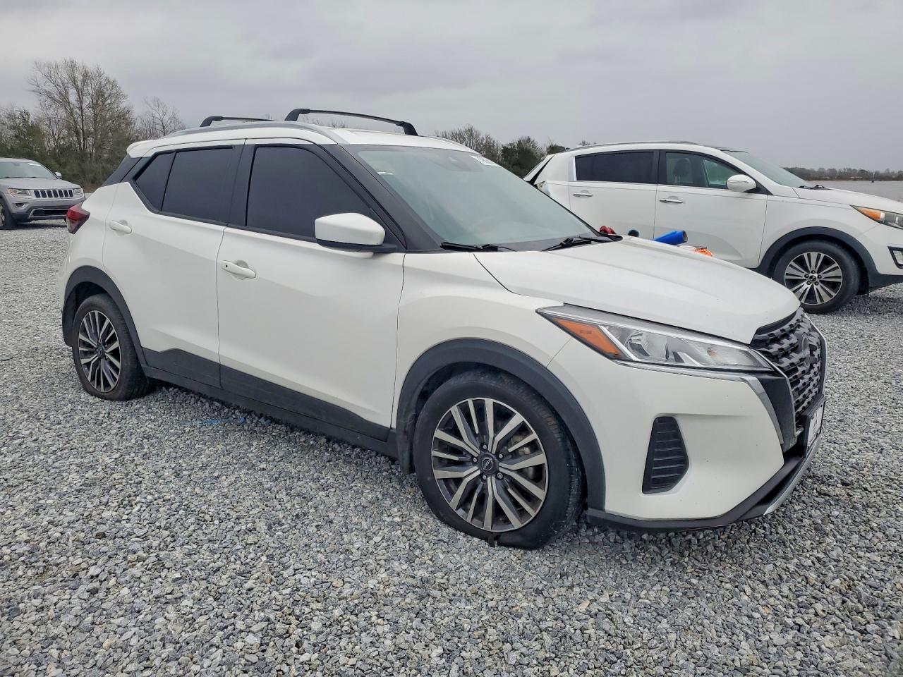 2023 NISSAN KICKS